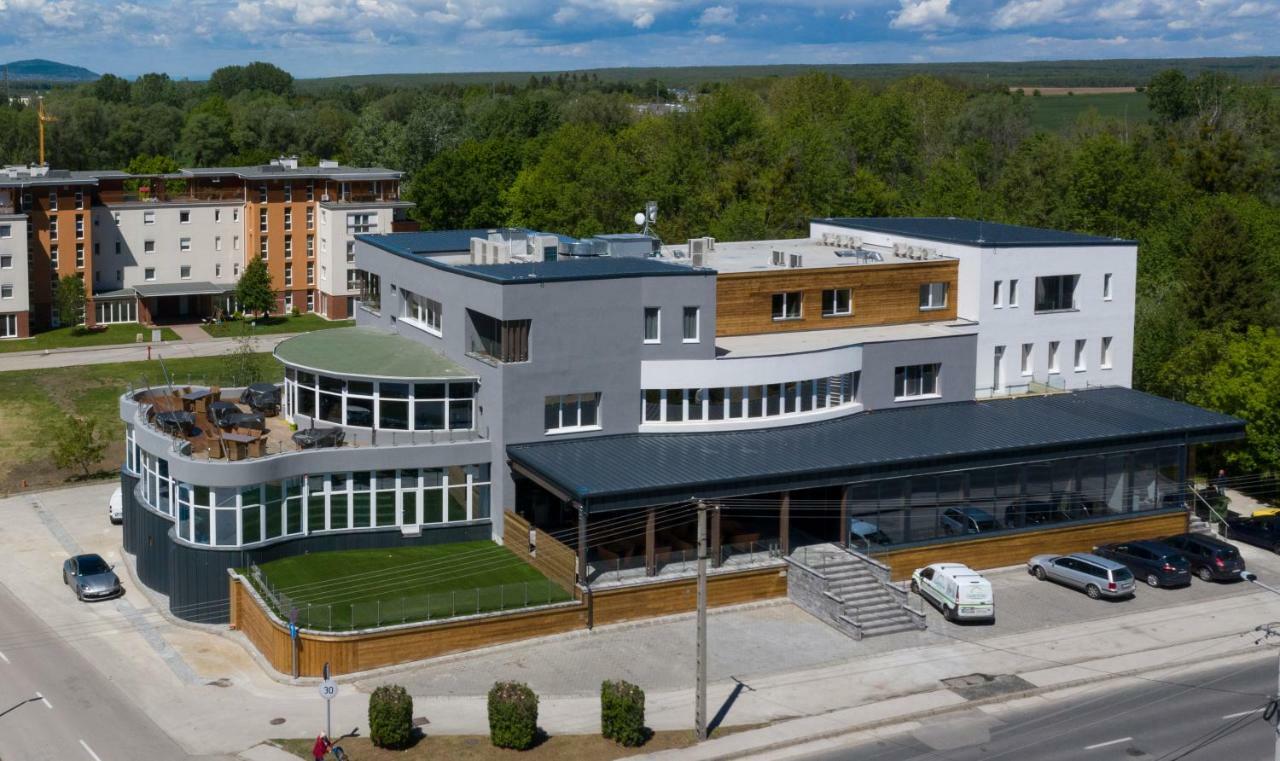 Hotel Kristály Konferencia&Wellness Ajka Exterior foto